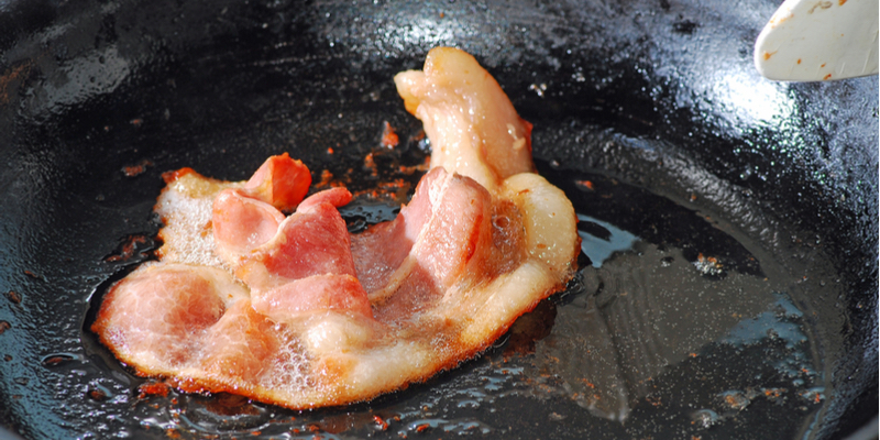 How to Clean Bacon Grease From Pans