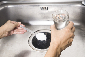 baking soda and vinegar to unclog a drain