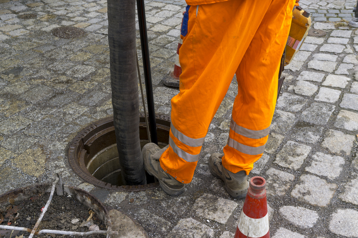 Emergency Sewer Services vs. DIY: Don’t Risk It